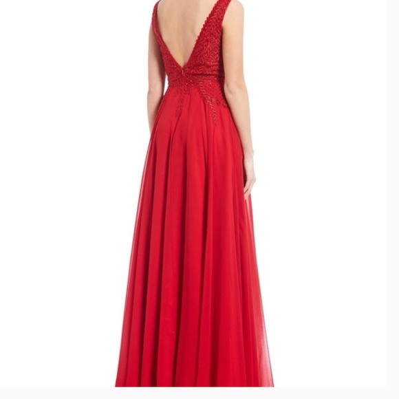 GB Social Deep V-Neck Applique Bodice Red Ballgown - Picture 4 of 17